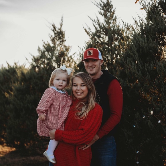 Meet your Posher, Taylor - Picture 2 of 2